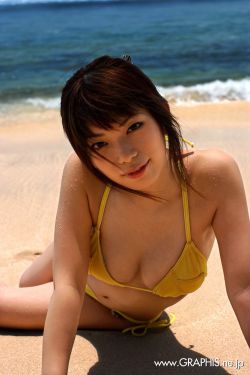 分腿坐挺身前进坐