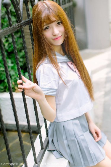 男人边吃奶边做愛视频
