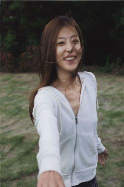 双乳被一左一右吃着的感觉